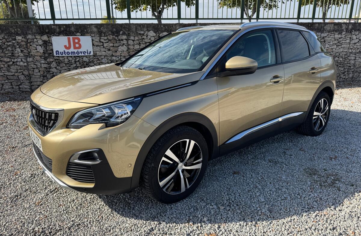 PEUGEOT 3008 1.2 PureTech Allure