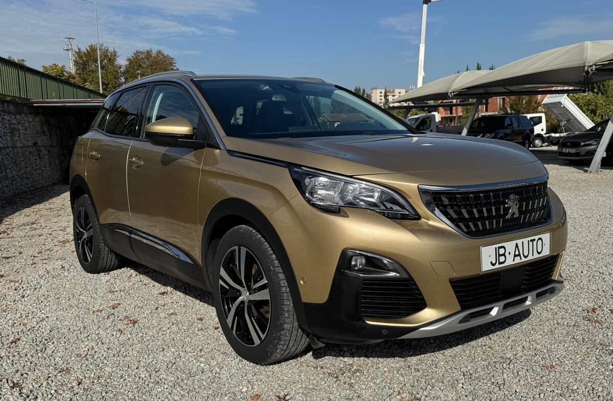 PEUGEOT 3008 1.2 PureTech Allure
