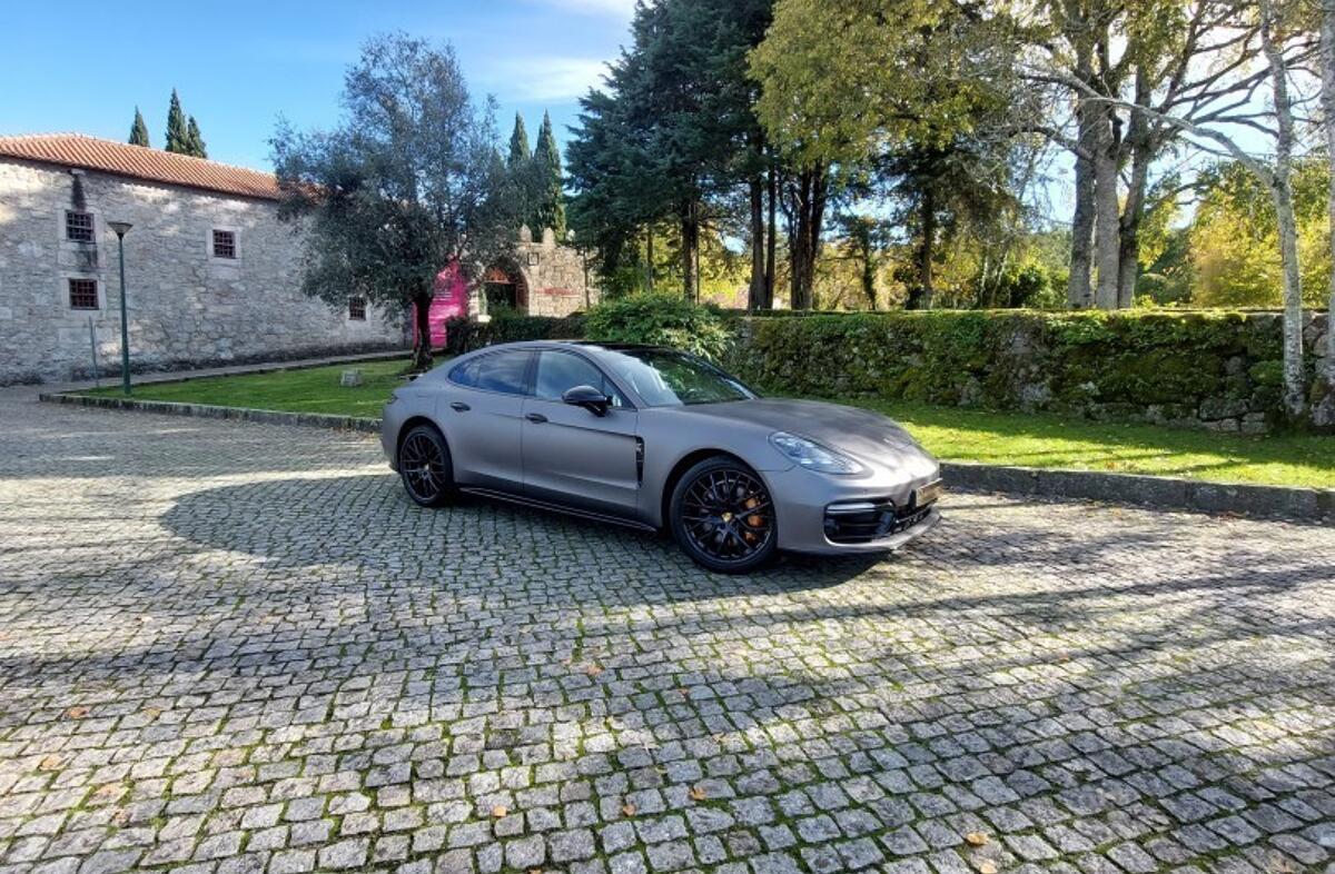 PORSCHE Panamera 4 E-Hybrid