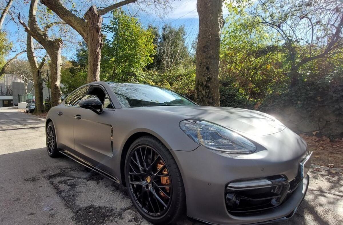 PORSCHE Panamera 4 E-Hybrid