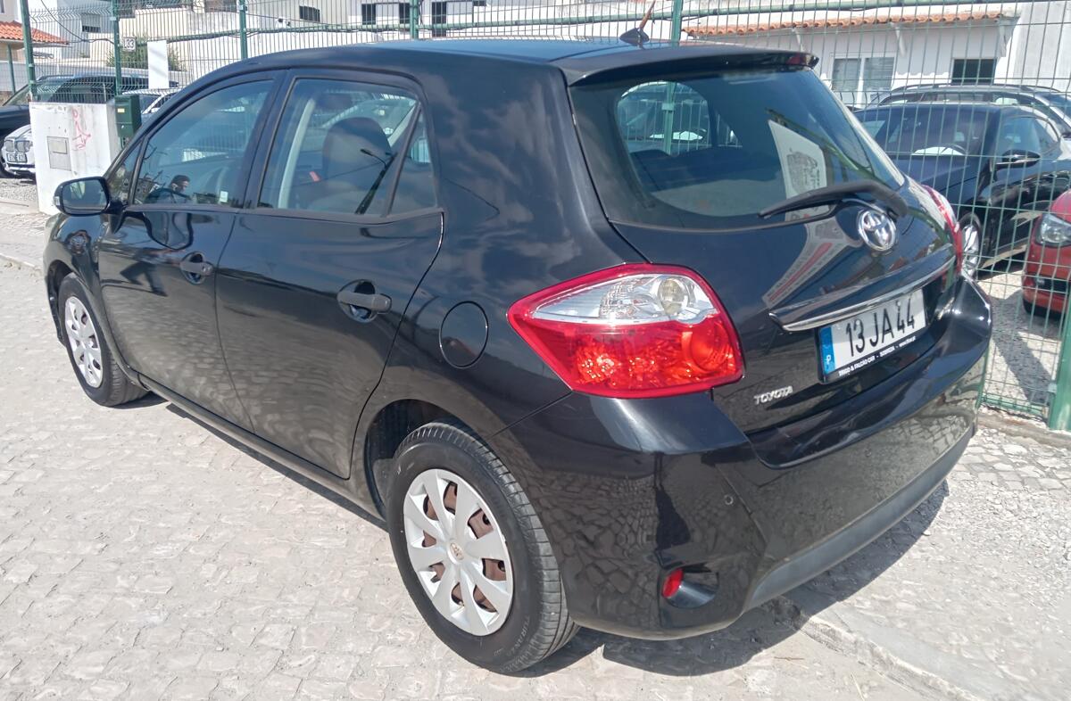 TOYOTA Auris 1.33 VVT-i AC