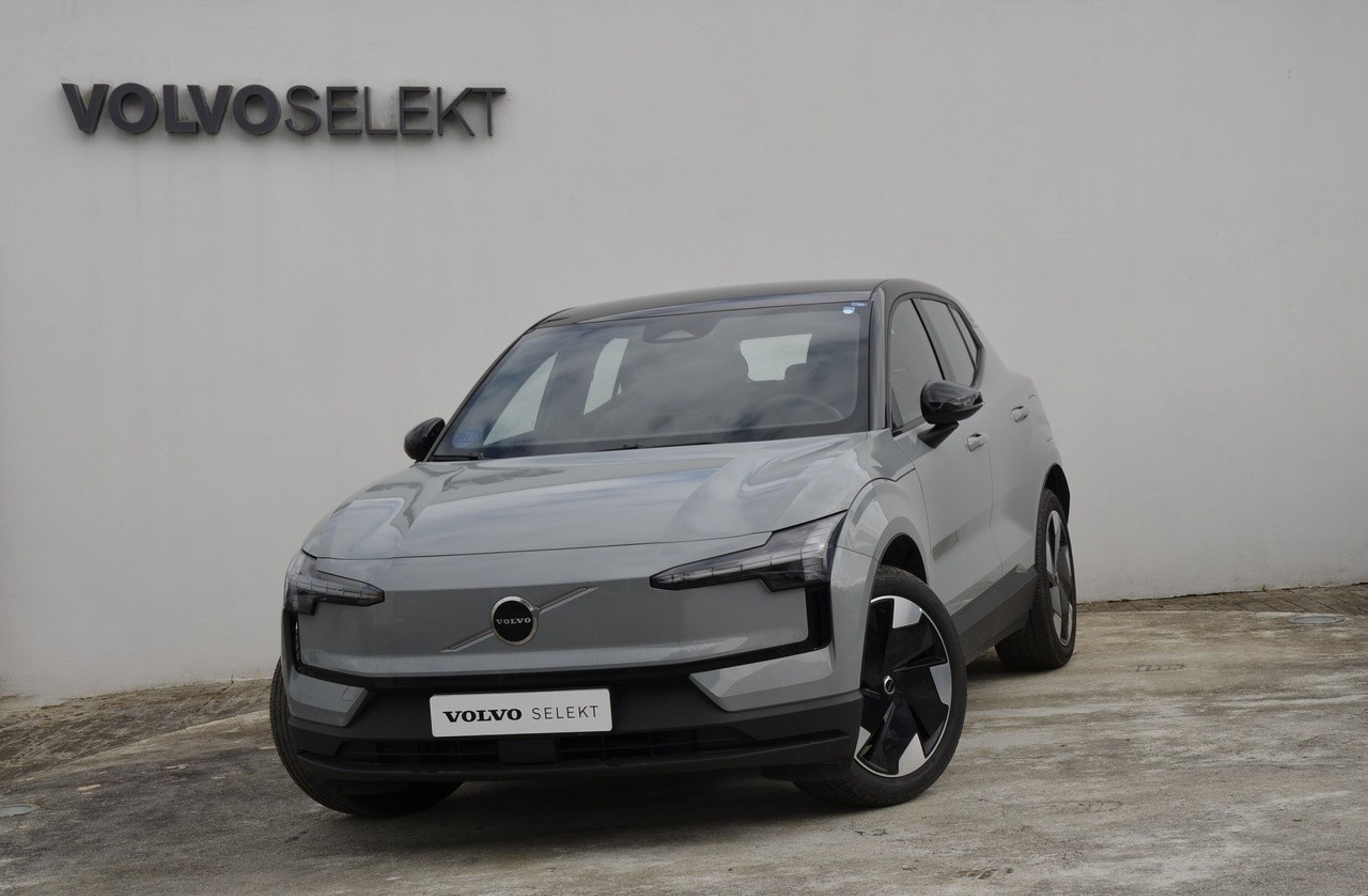 VOLVO EX30 69 kWh Single Motor Extended Range Plus