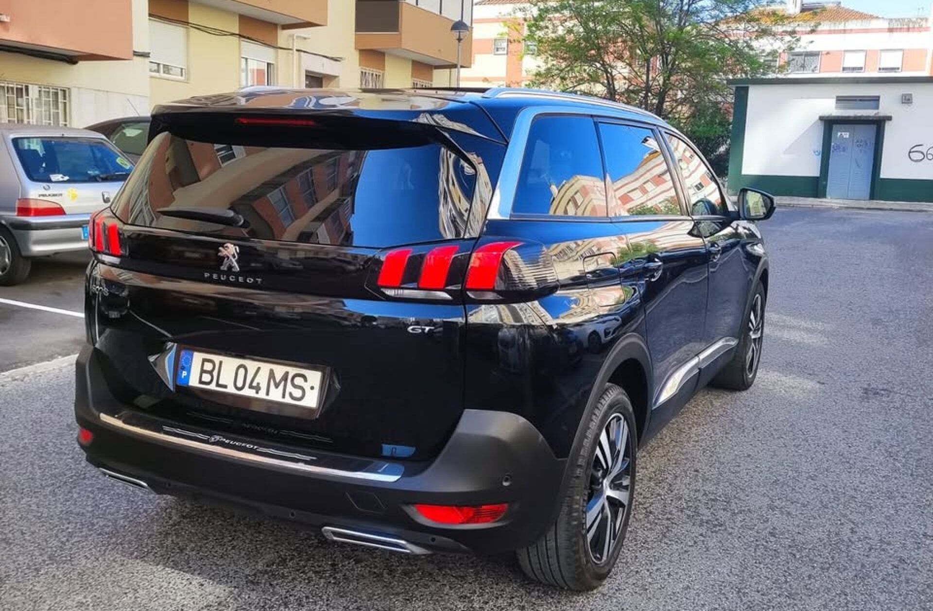 PEUGEOT 5008 GT LINE