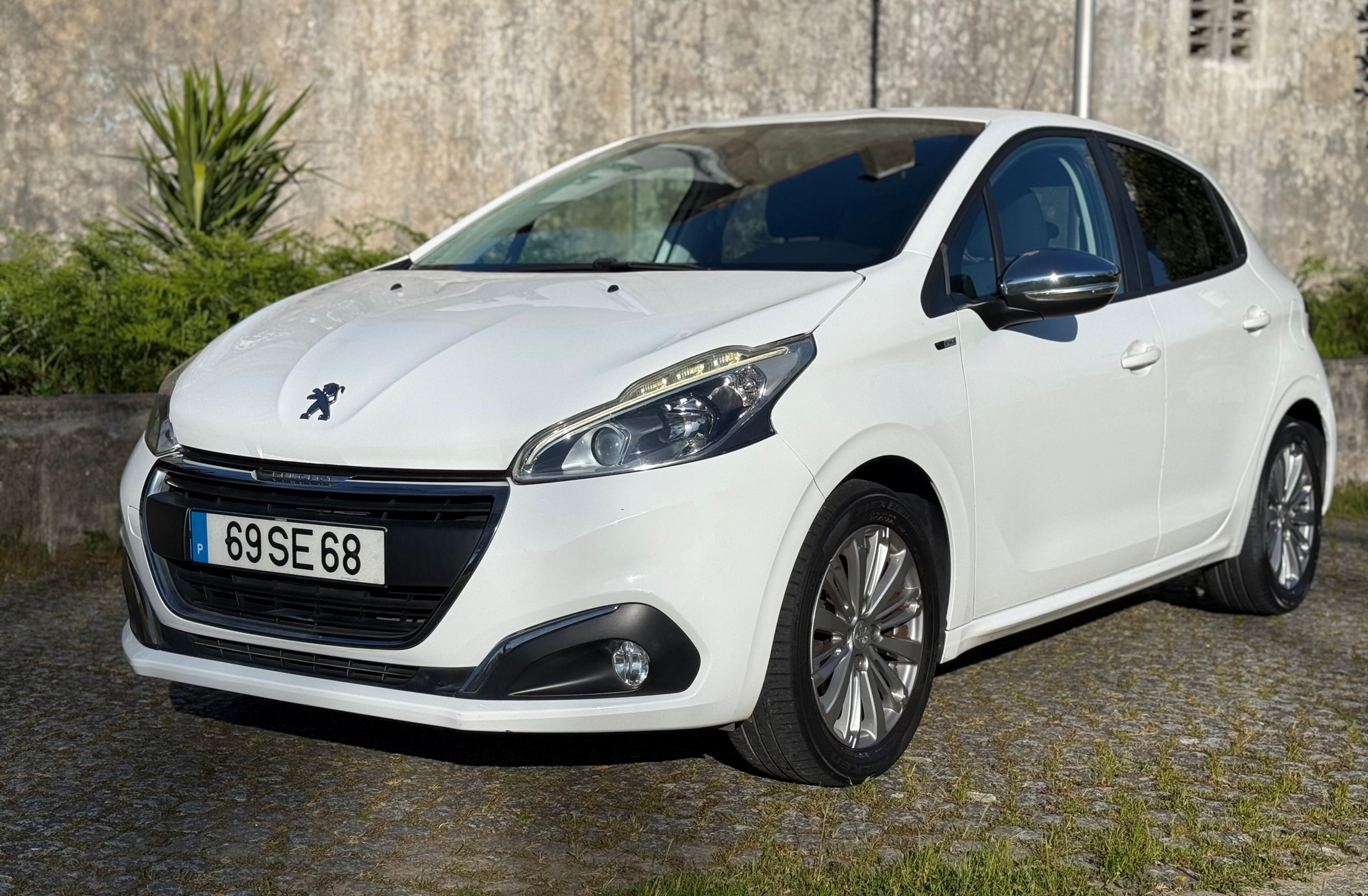 PEUGEOT 208 1.2 PureTech Style