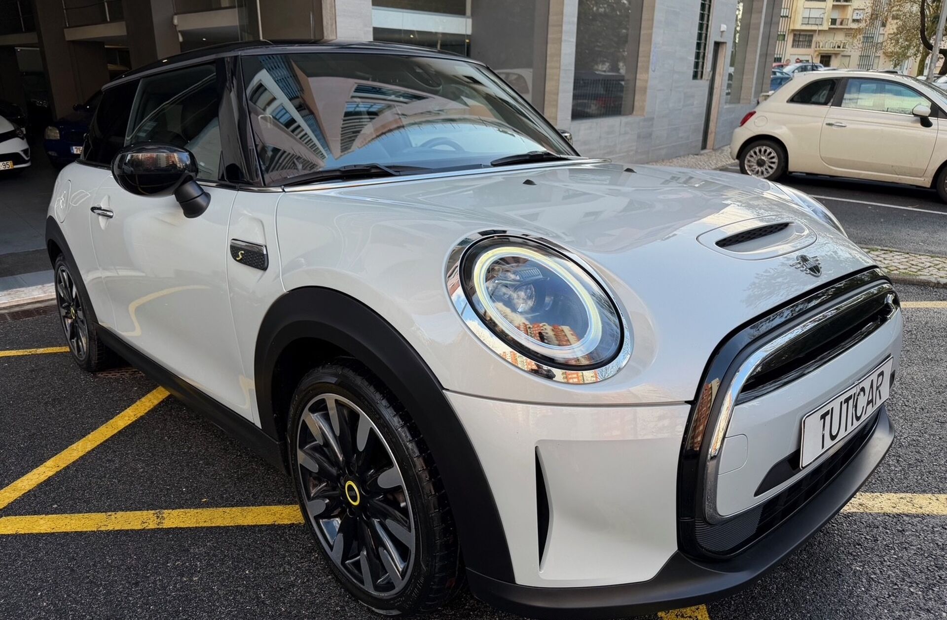 MINI Mini Cooper SE Essential