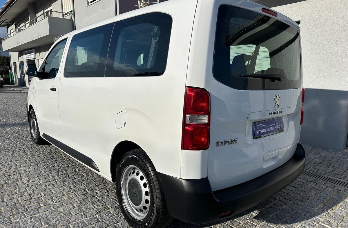 PEUGEOT Traveller 1.6 BlueHDi L1H1 Business Compact