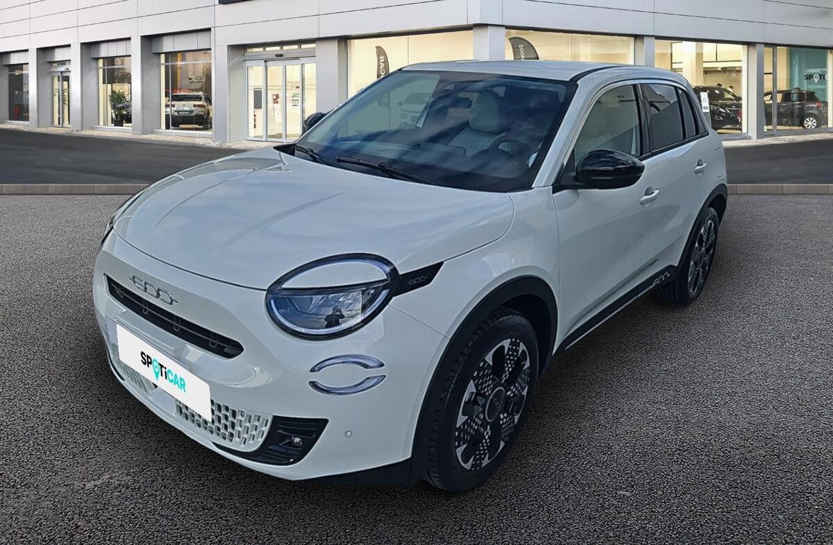 FIAT 600 1.2 Hybrid La Prima