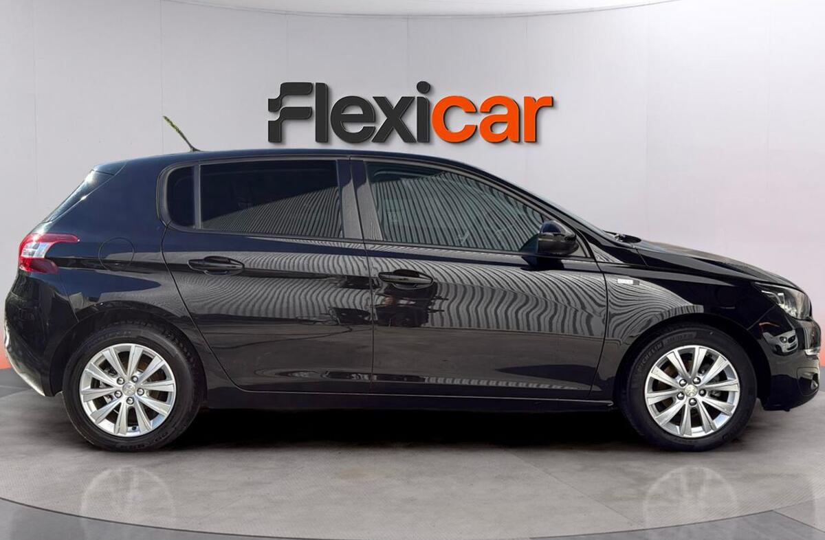 PEUGEOT 308 1.2 PureTech Style