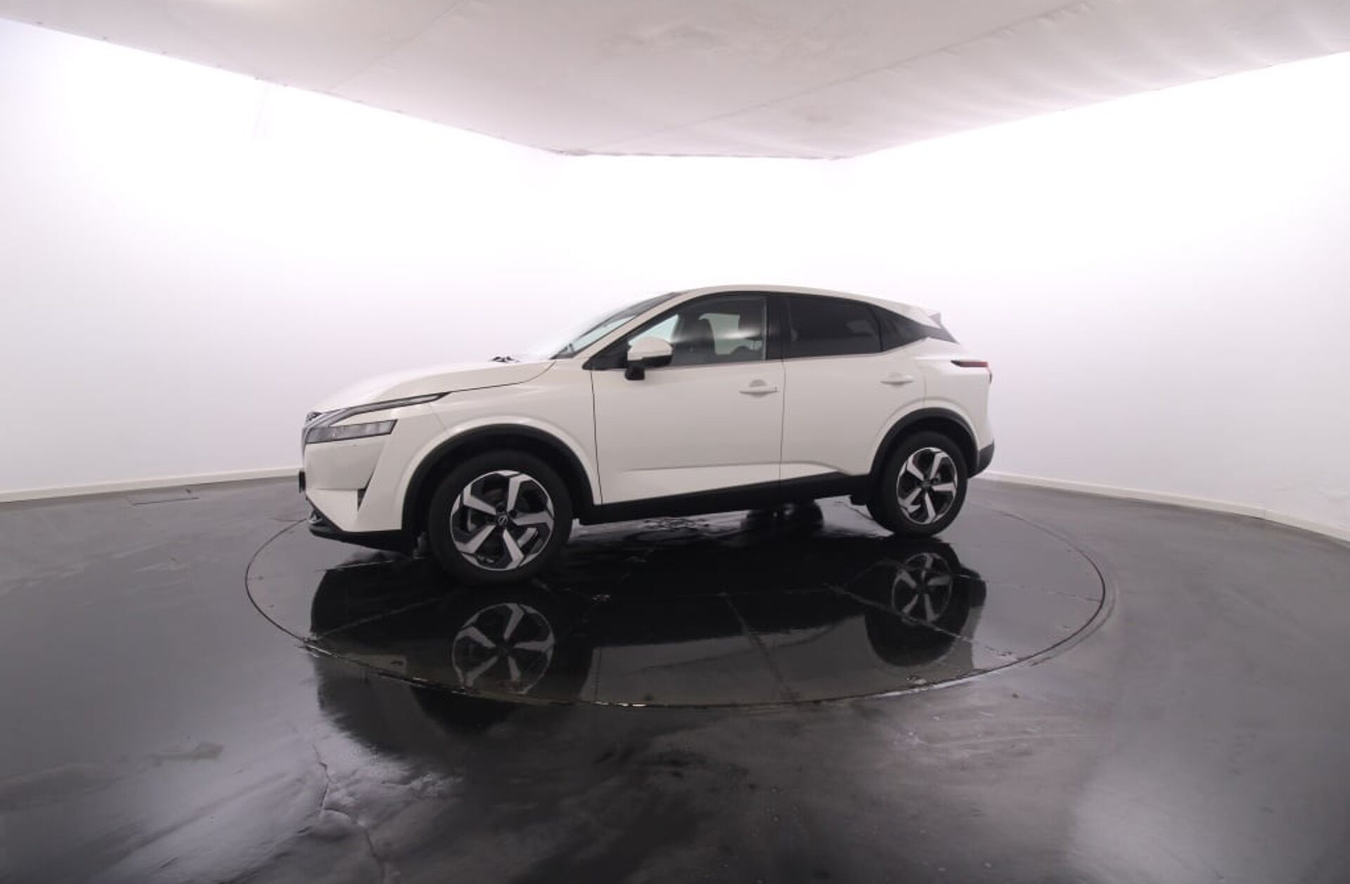 NISSAN Qashqai 1.3 DIG-T N-Connecta LED Xtronic
