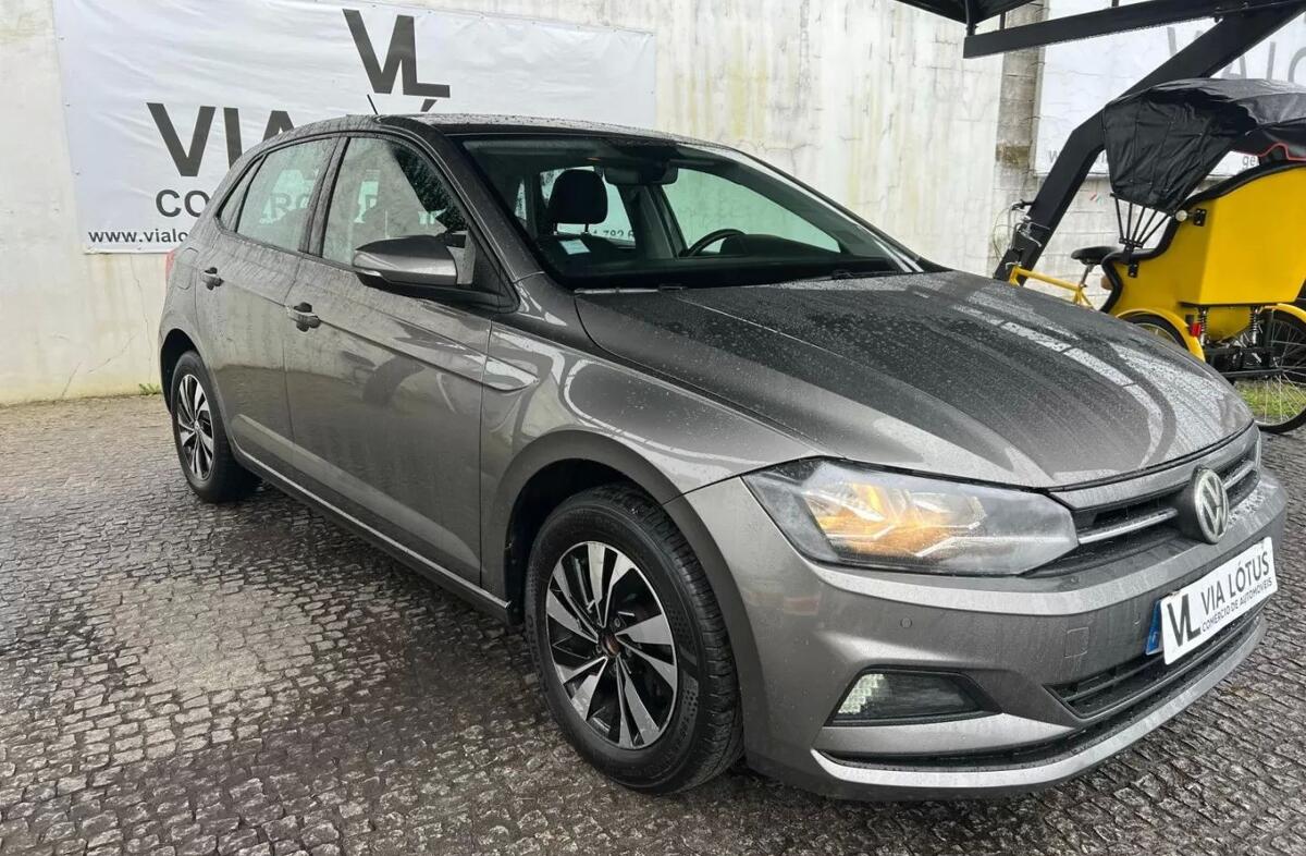 VOLKSWAGEN Polo 1.0 Confortline