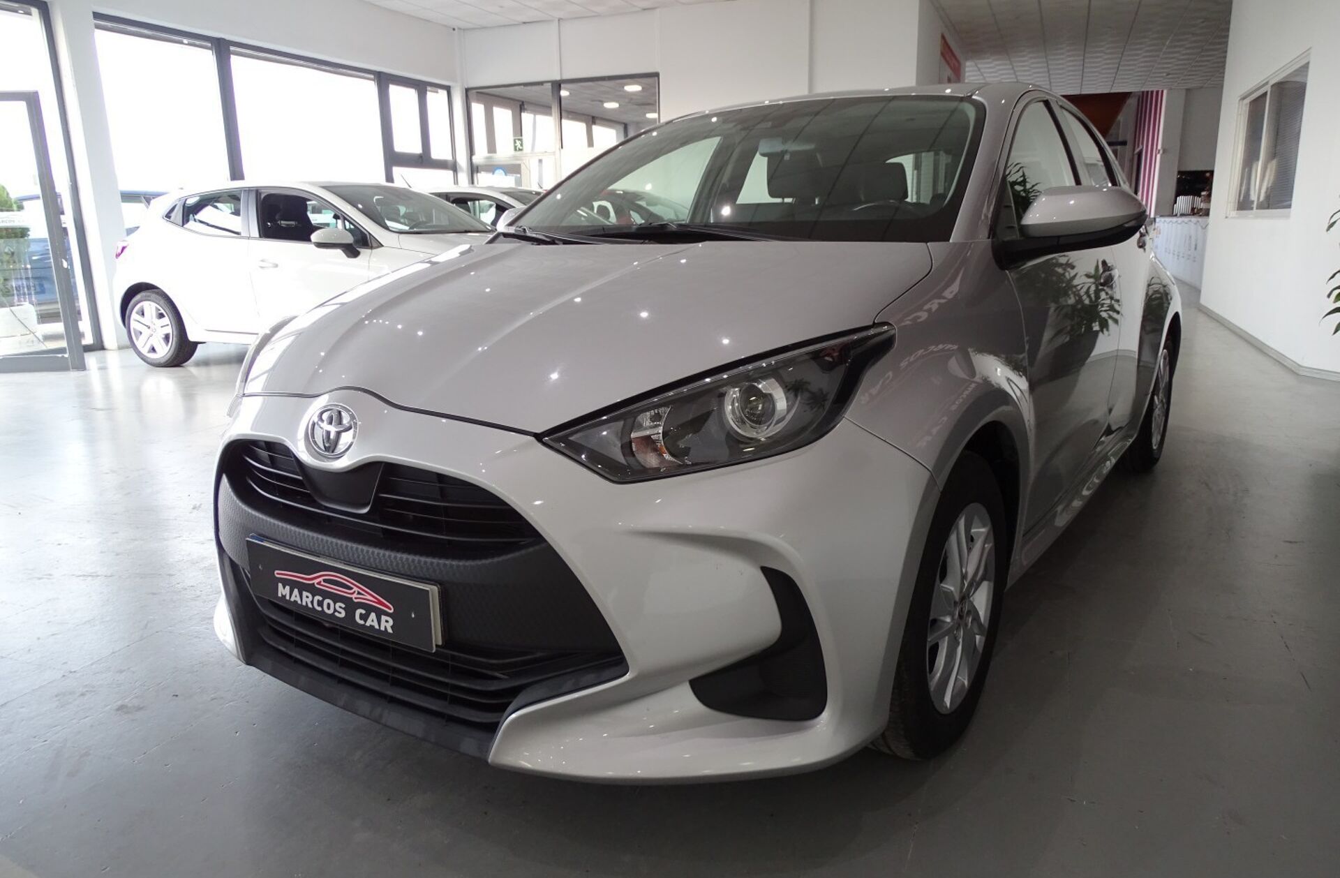 TOYOTA Yaris 1.0 VVT-i Comfort Plus