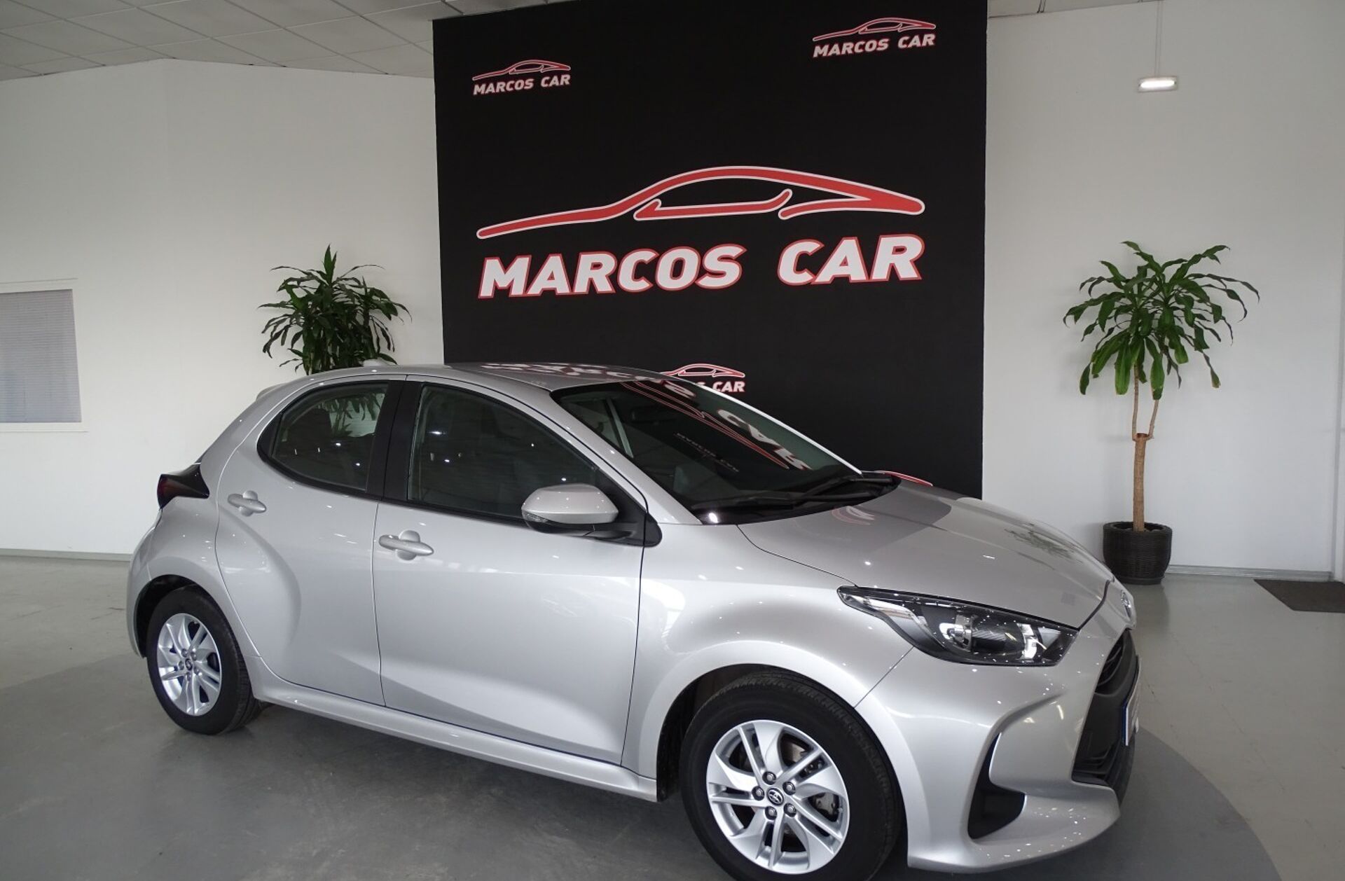 TOYOTA Yaris 1.0 VVT-i Comfort Plus