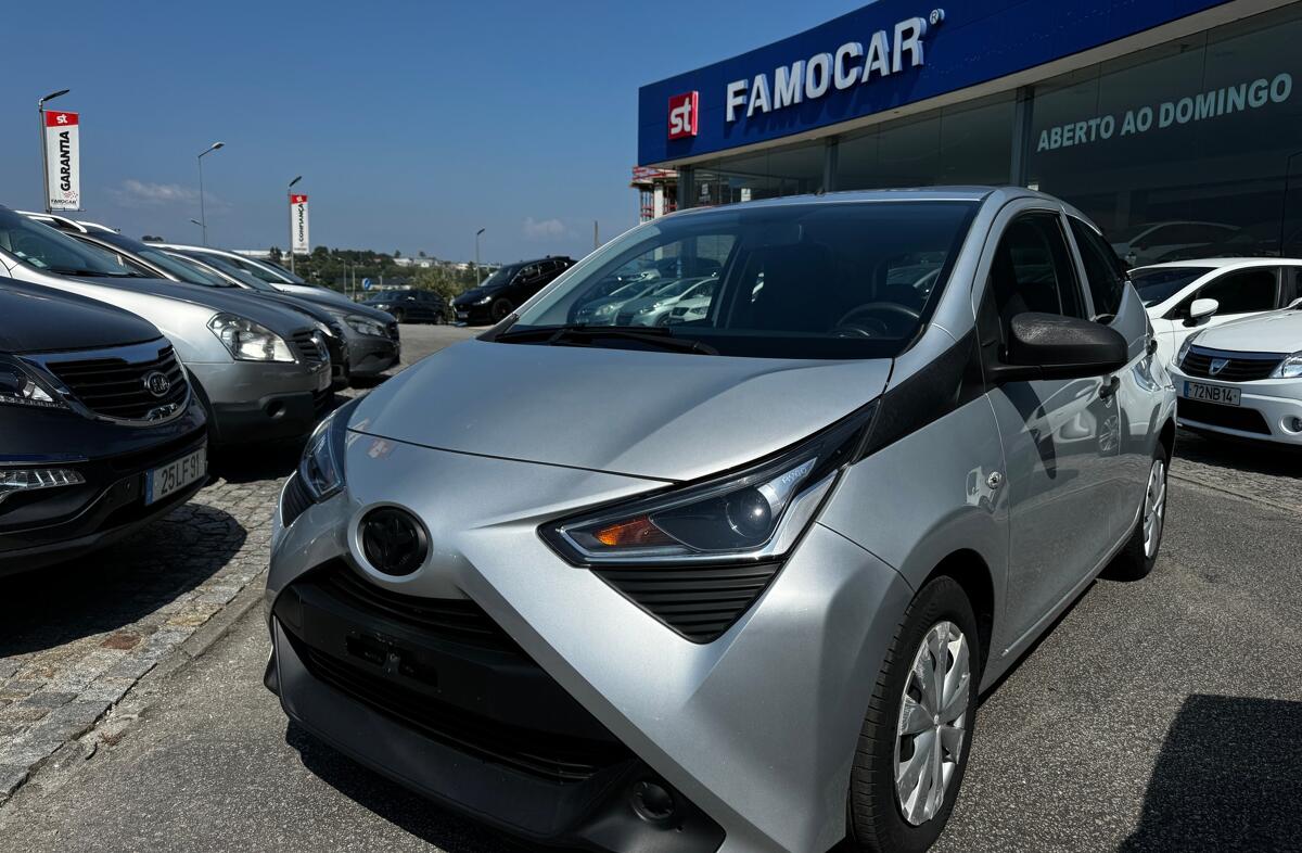 TOYOTA Aygo 1.0 X-Play