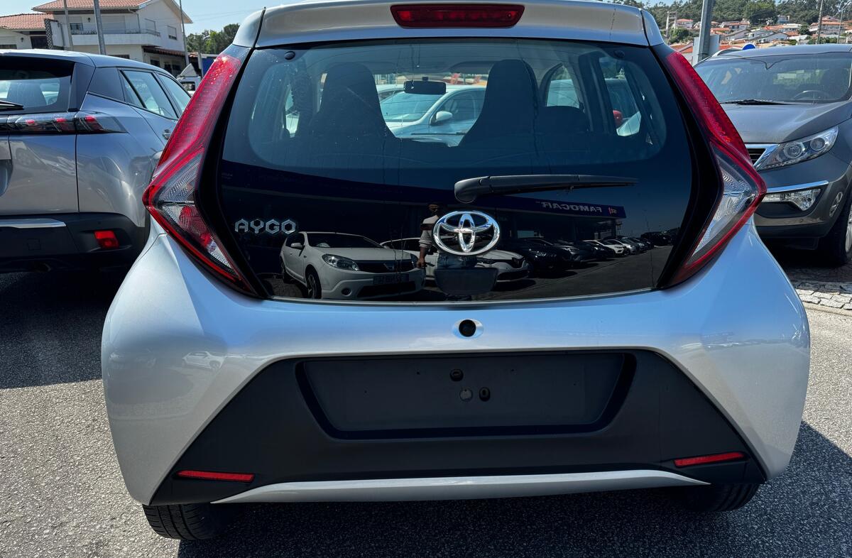 TOYOTA Aygo 1.0 X-Play