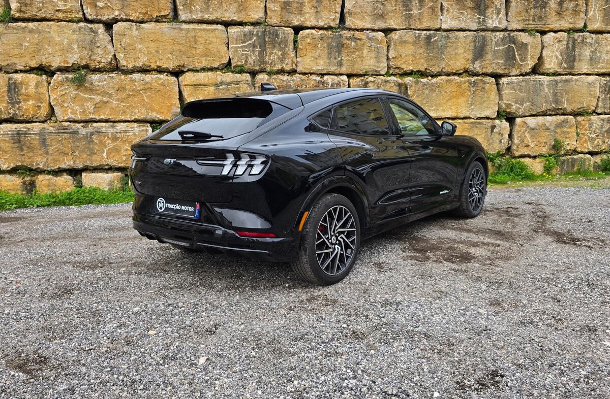 FORD Mustang Mach-E GT AWD