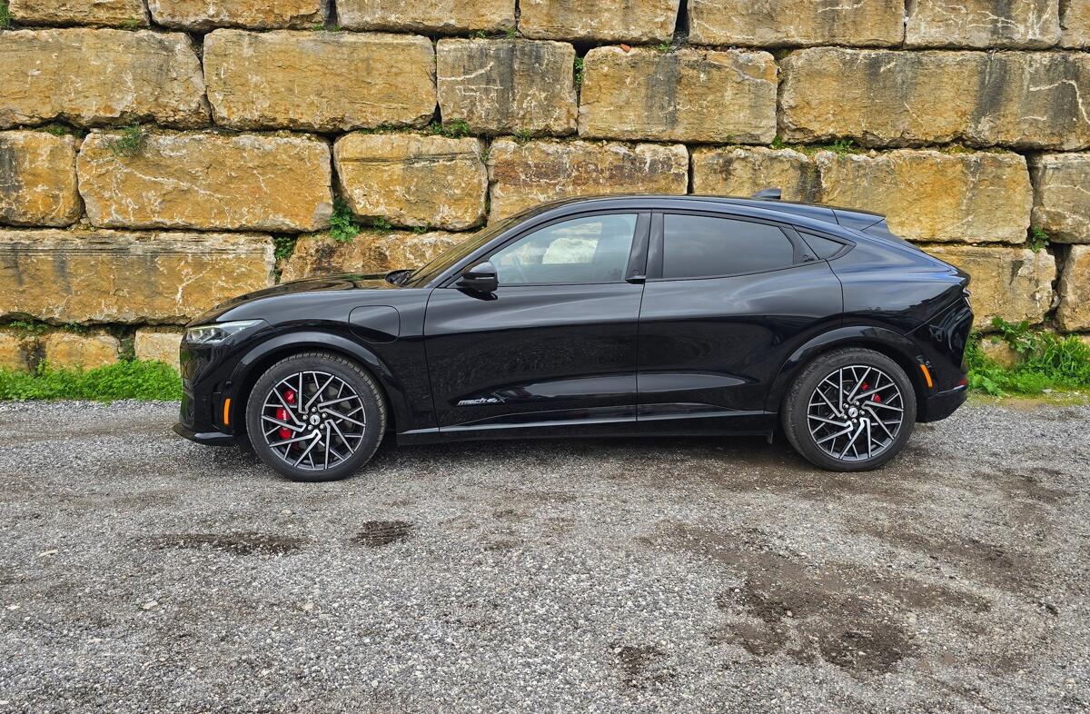 FORD Mustang Mach-E GT AWD