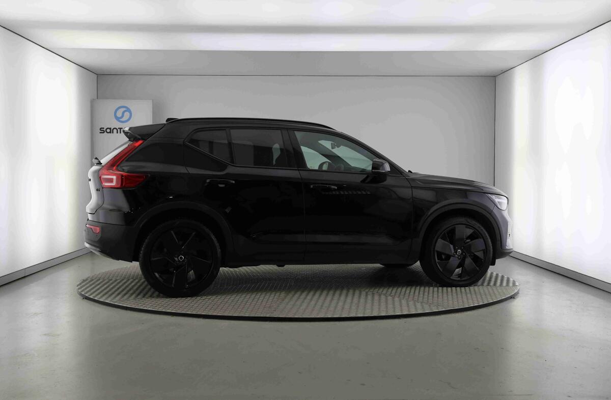 VOLVO XC40 2.0 B3 Black Edition