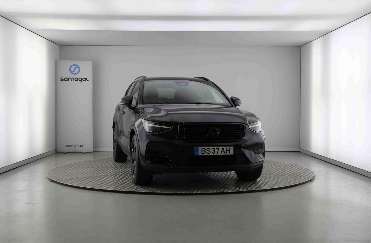 VOLVO XC40 2.0 B3 Black Edition