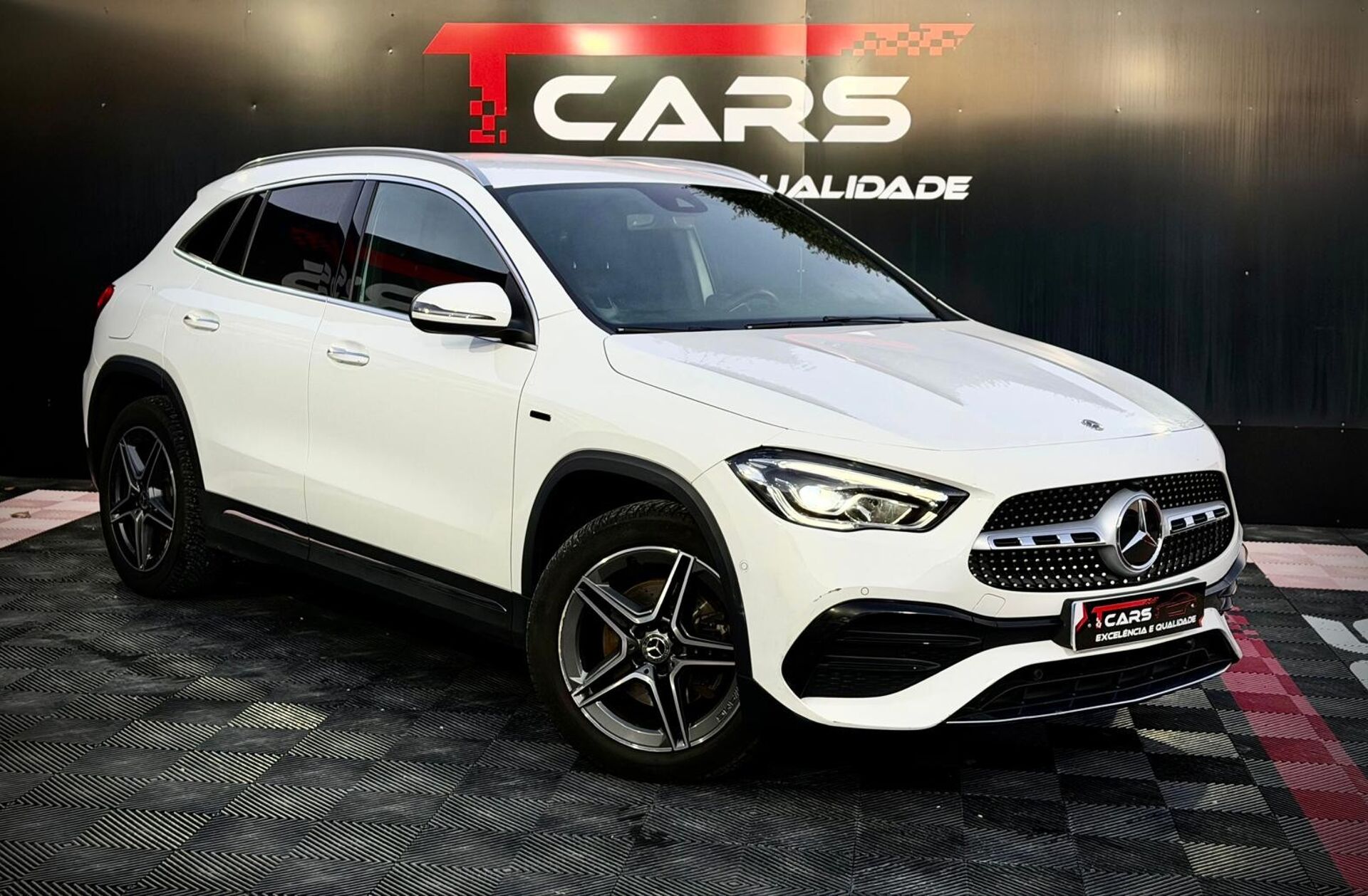 MERCEDES Classe GLA GLA 250 e AMG Line