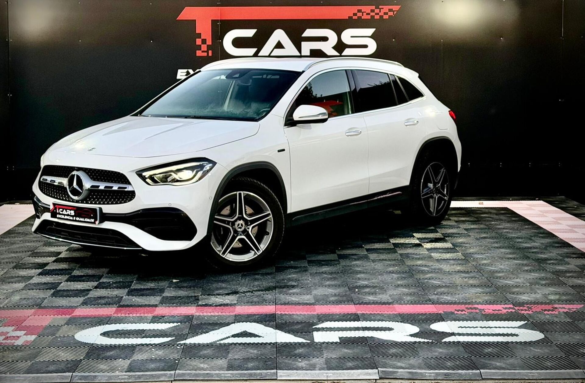 MERCEDES Classe GLA GLA 250 e AMG Line