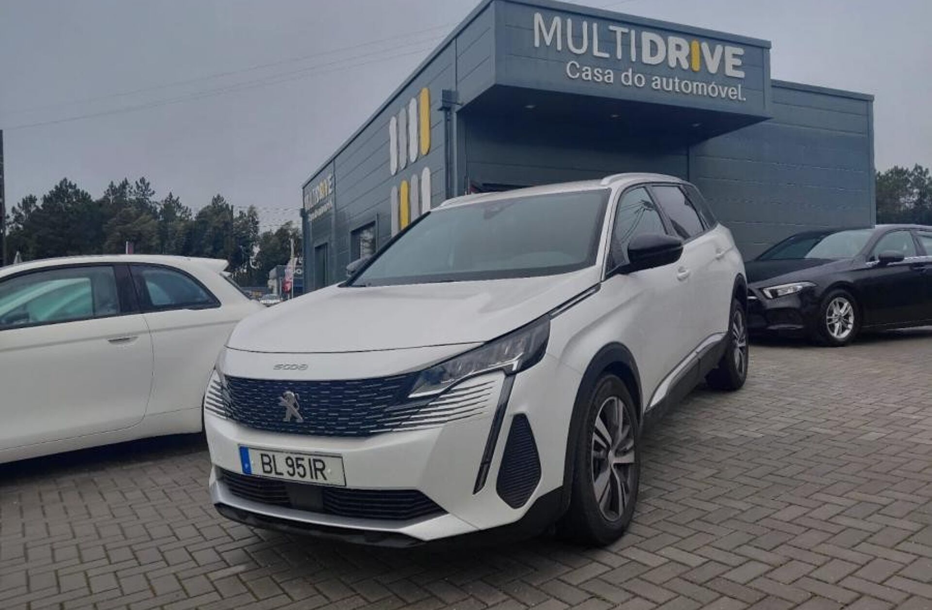 PEUGEOT 5008 1.2 Hybrid Active Pack e-DCS6
