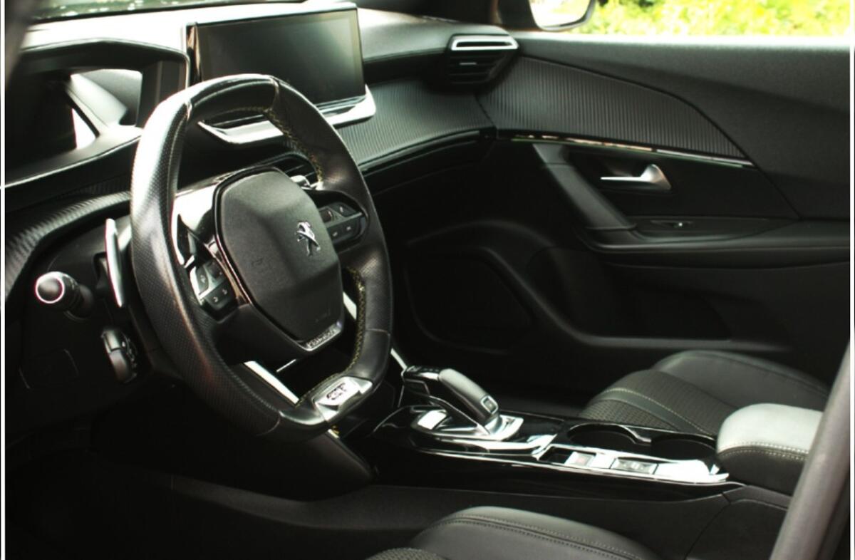 PEUGEOT 2008 1.5 BlueHDi GT Line EAT8