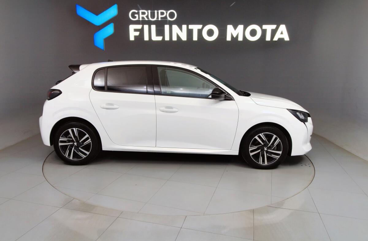 PEUGEOT 208 1.2 PureTech Allure Pack EAT8