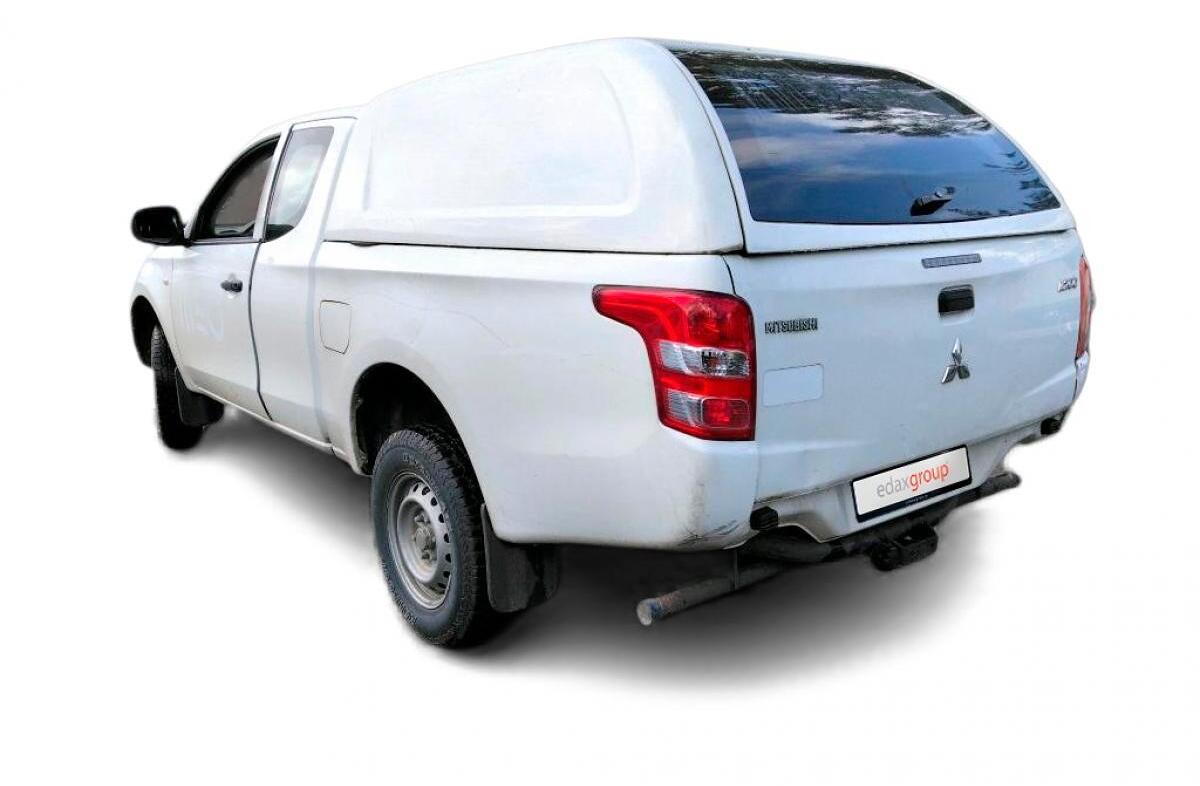 MITSUBISHI L 200 2.4 DI-D CD Invite 4WD