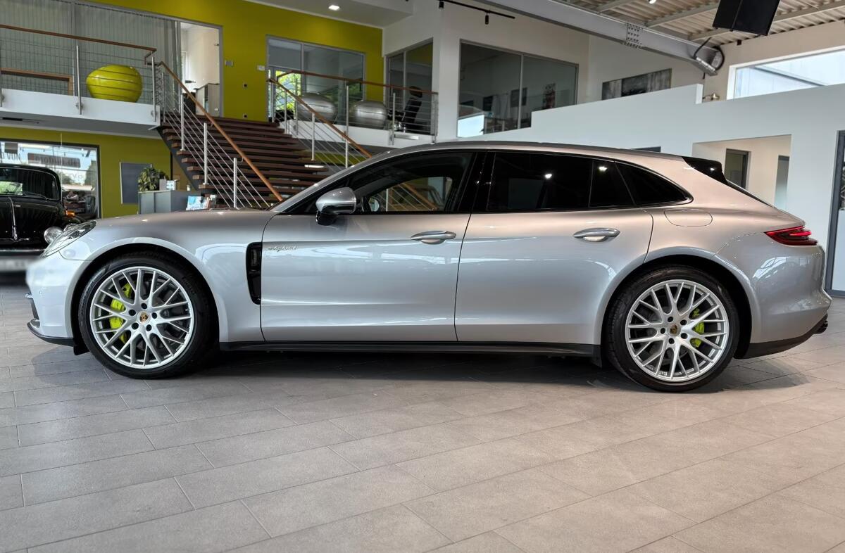PORSCHE Panamera 4 E-Hybrid