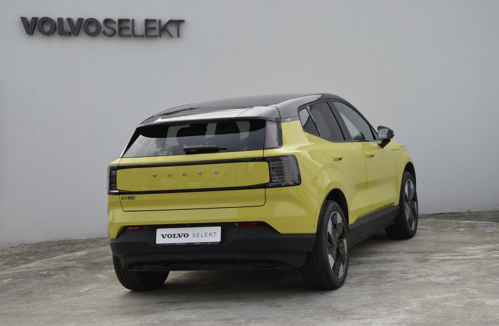 VOLVO EX30 69 kWh Single Motor Extended Range Ultra