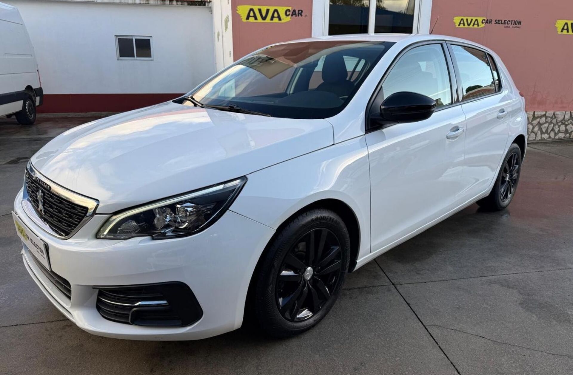 PEUGEOT 308 1.5 BlueHDi Business Line