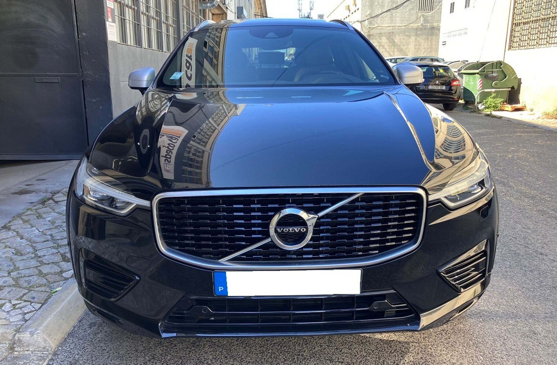 VOLVO XC60 2.0 T8 PHEV R-Design AWD
