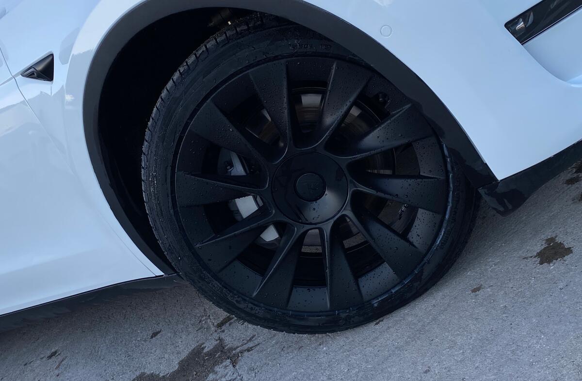 TESLA Model Y Long Range Tração Integral