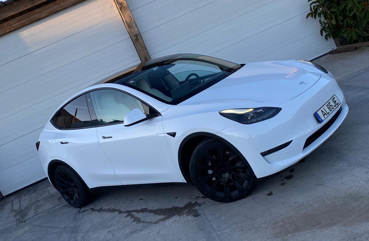 TESLA Model Y Long Range Tração Integral