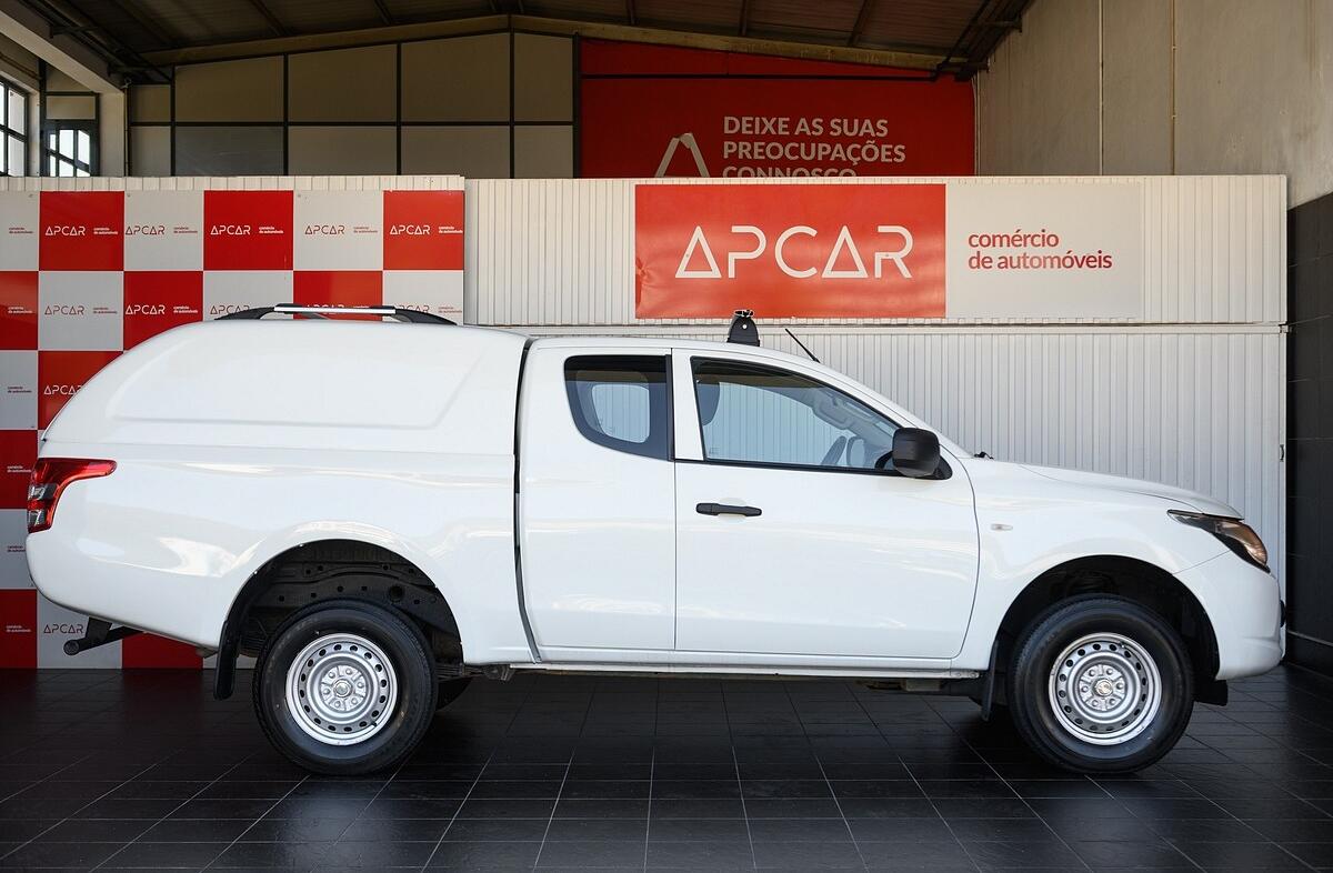 MITSUBISHI L 200 2.4 DI-D CD Invite 4WD