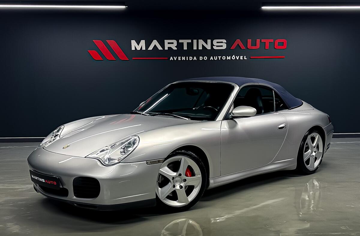 PORSCHE 911 Carrera 4 S