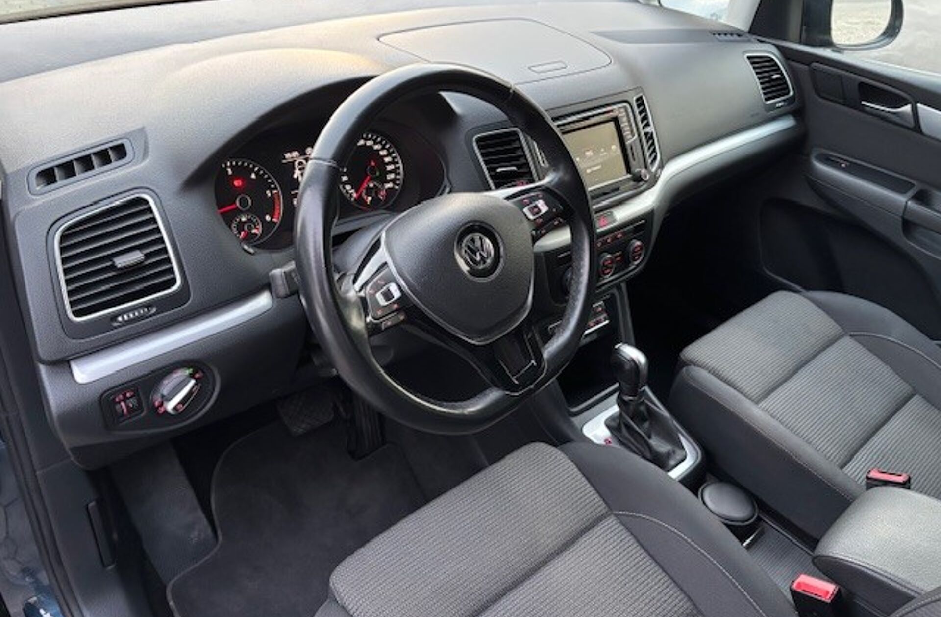 VOLKSWAGEN Sharan 2.0 TDi Blue Conf.DSG