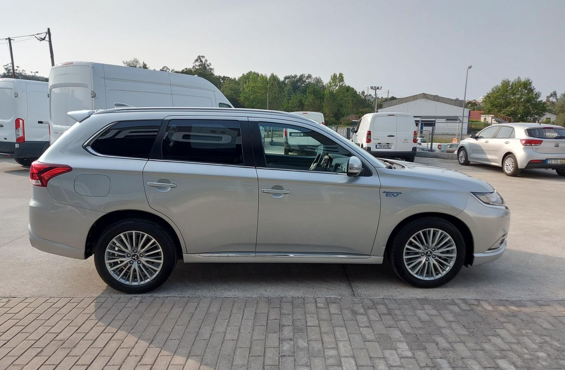 MITSUBISHI Outlander 2.4 PHEV Instyle