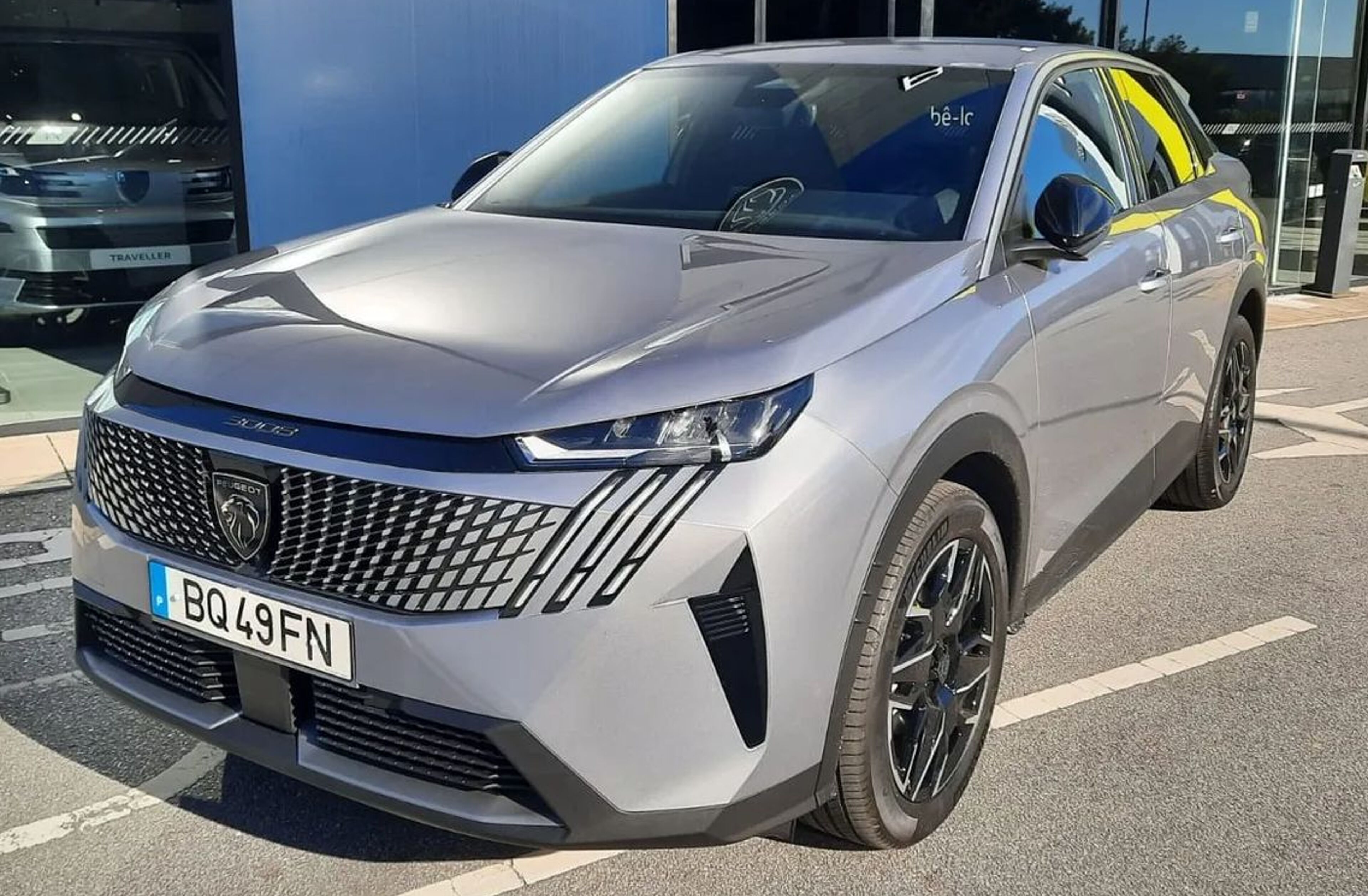 PEUGEOT 3008 1.2 Hybrid Allure e-DCS6