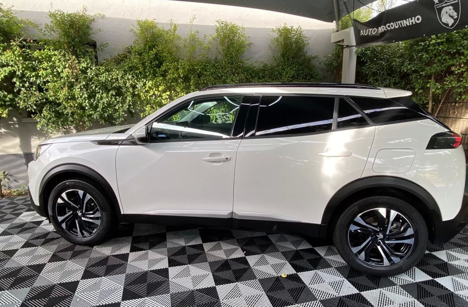 PEUGEOT 2008 e- 50 kWh GT