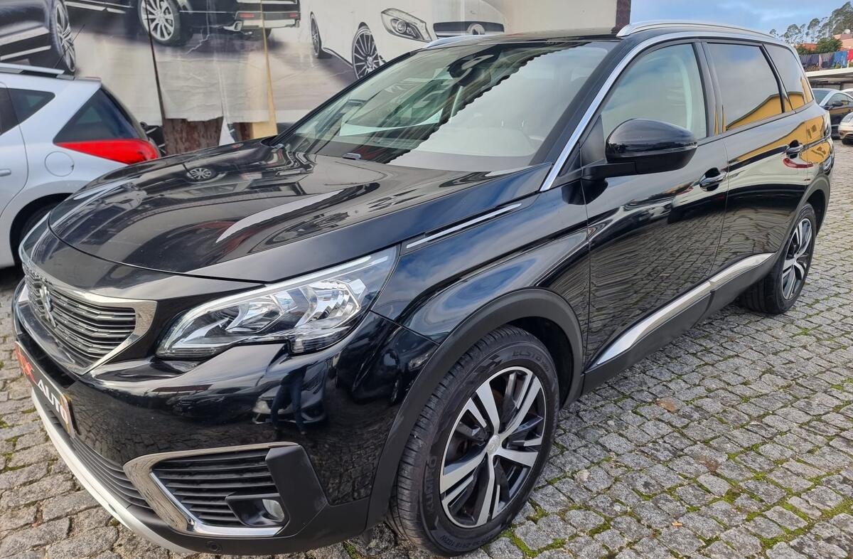 PEUGEOT 5008 1.5 BlueHDi Allure