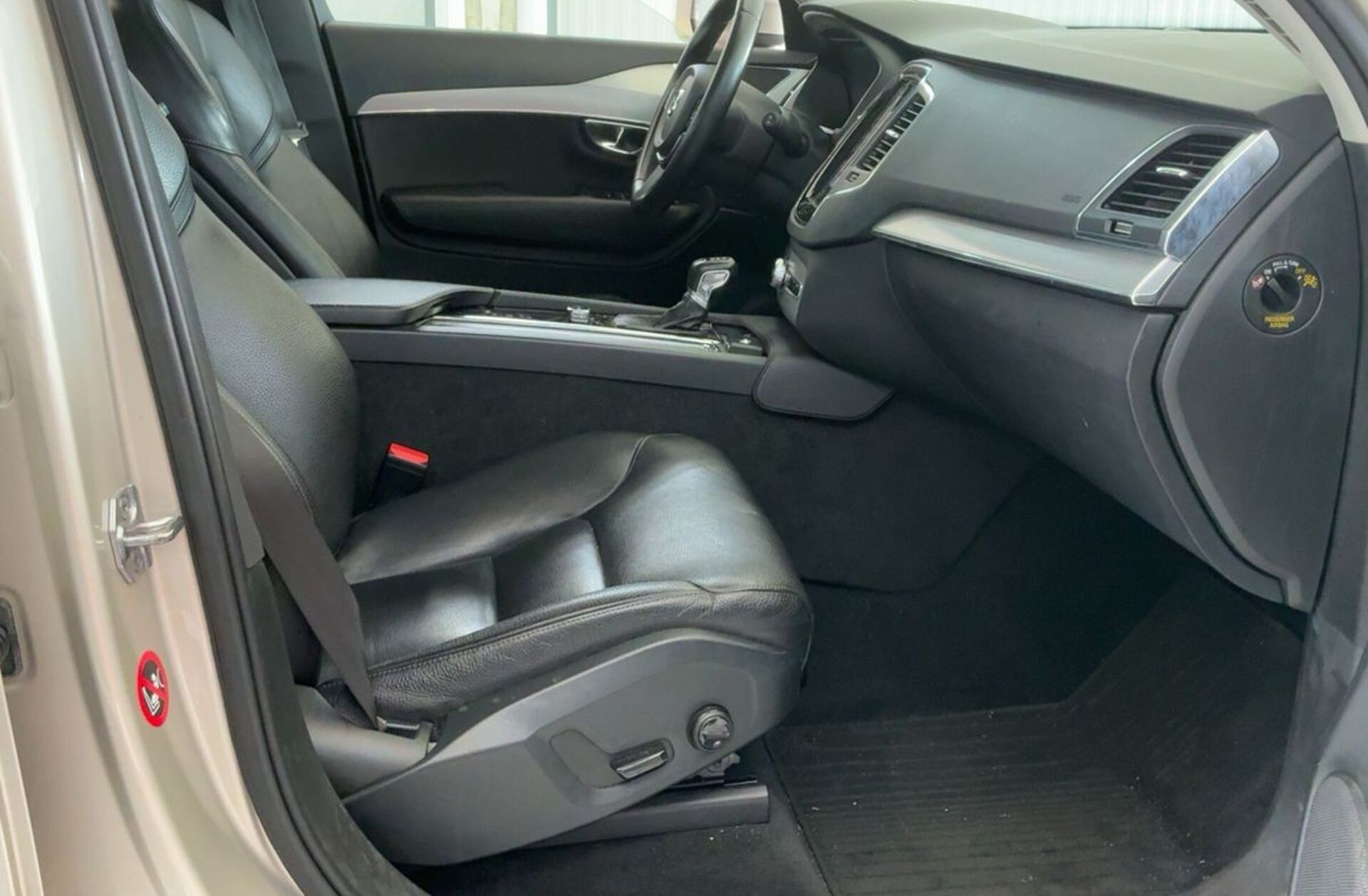 VOLVO XC90 2.0 D4 Momentum