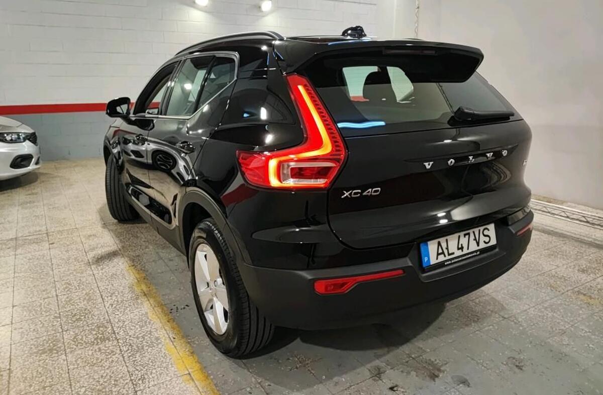 VOLVO XC40 1.5 T2 Momentum