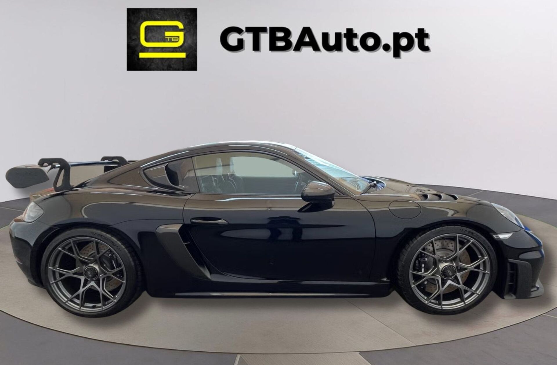 PORSCHE 718 Cayman GT4 RS