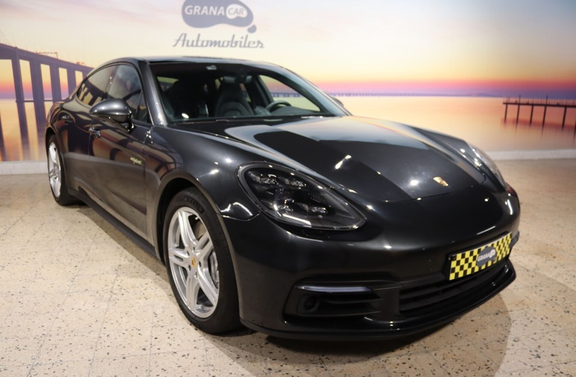 PORSCHE Panamera 4 E-Hybrid