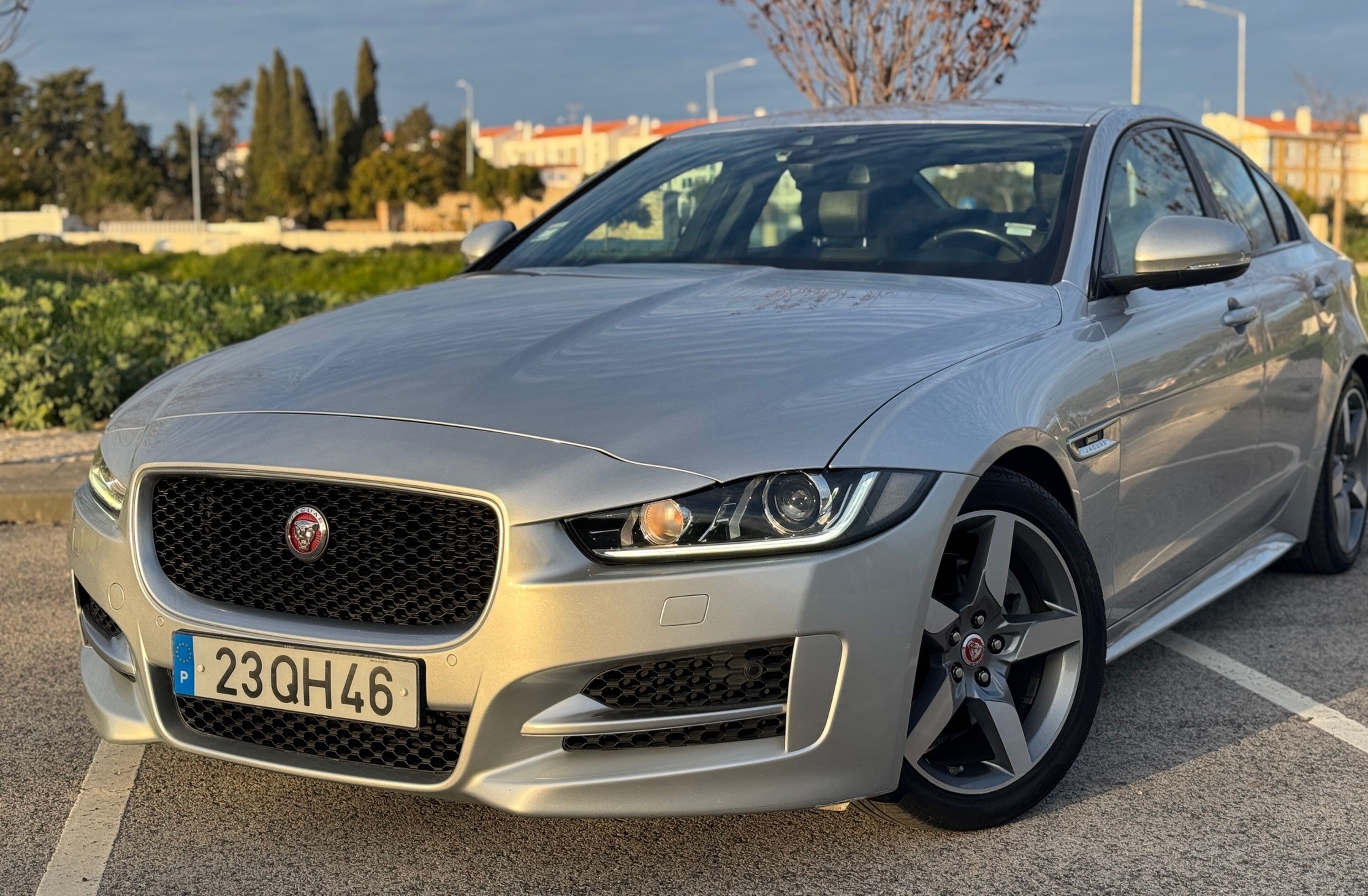 JAGUAR XE 2.0 D R-Sport Aut.