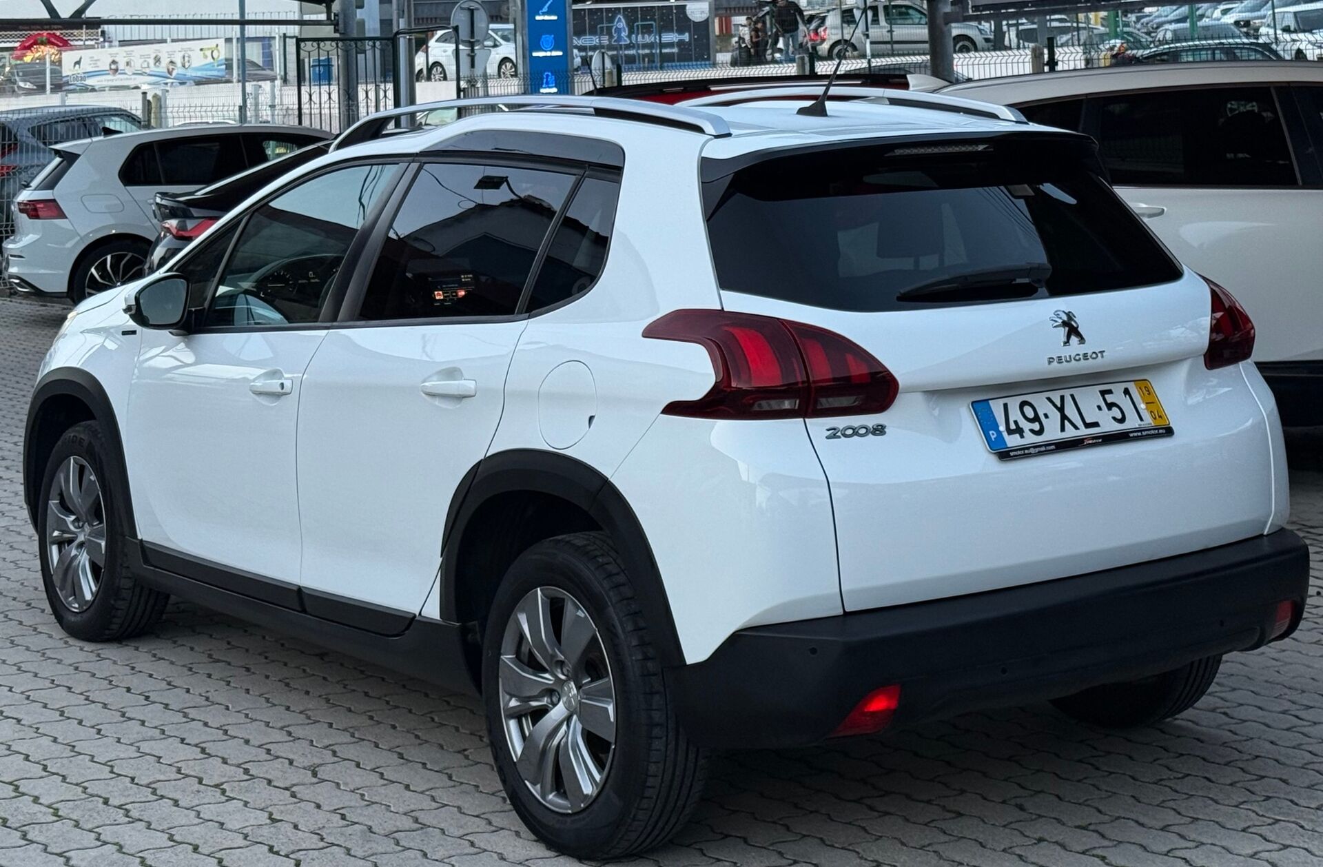 PEUGEOT 2008 1.2 PureTech Signature
