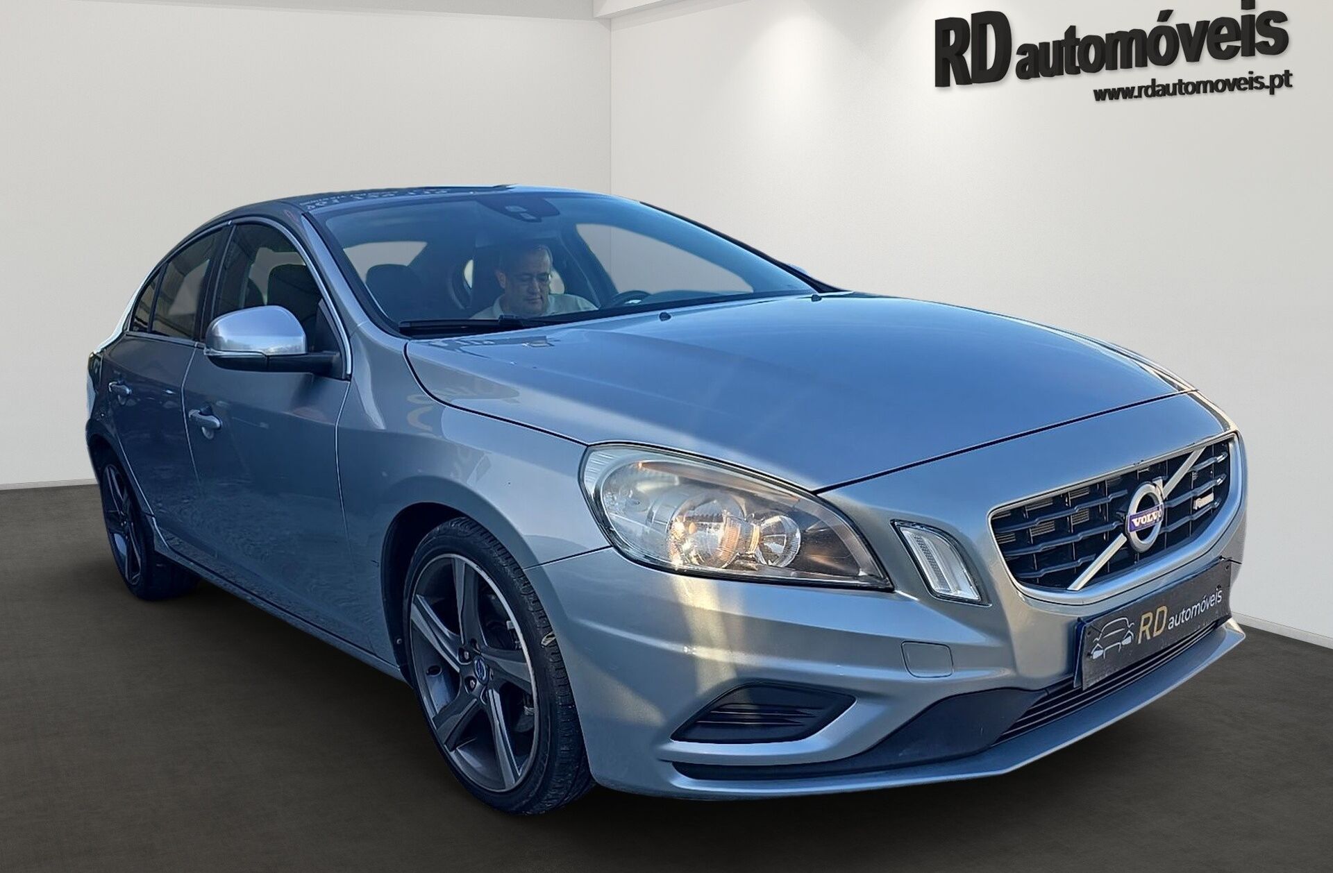 VOLVO S60 1.6 D2 Drive R-Design Start/Stop
