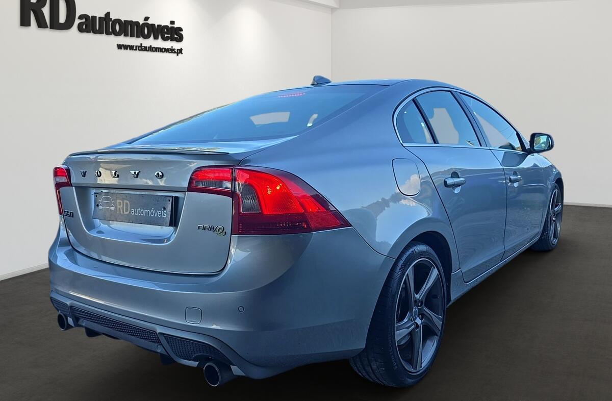 VOLVO S60 1.6 D2 Drive R-Design Start/Stop