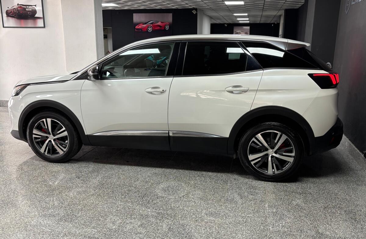 PEUGEOT 3008 1.5 BlueHDi Allure Pack EAT8
